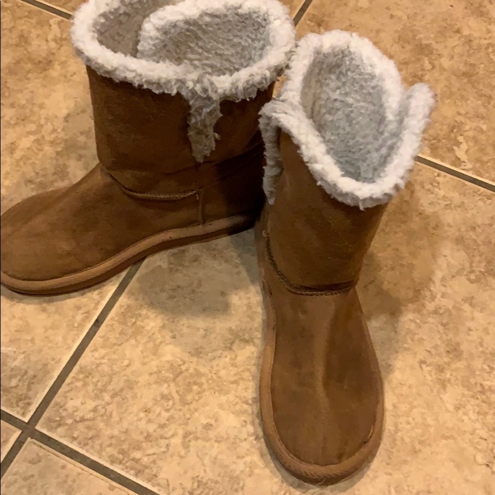 Girls boots